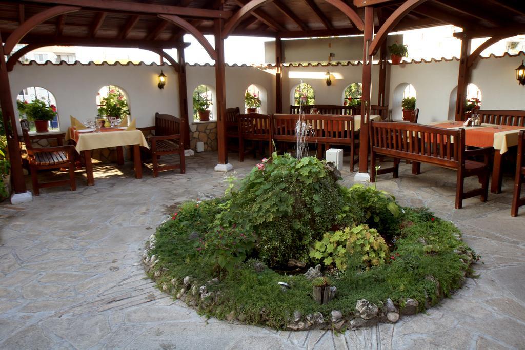 Family Hotel St. Constantine And Helena Ivaylovgrad Eksteriør billede